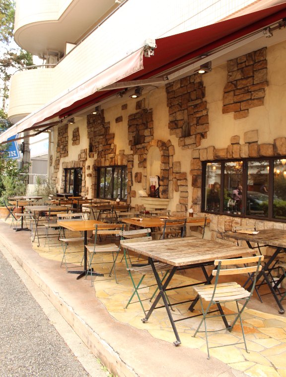 三軒茶屋で犬と一緒にランチ出来るレストラン～Cafe LA BOHEME(カフェ ラ・ボエム)～